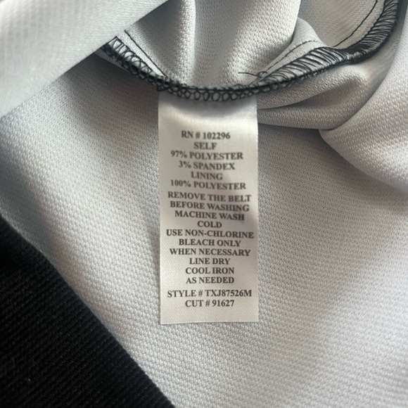 Studio Connection Belted White & Black Floral Dress with Red Rose Print Size 8 - Picture 11 of 14